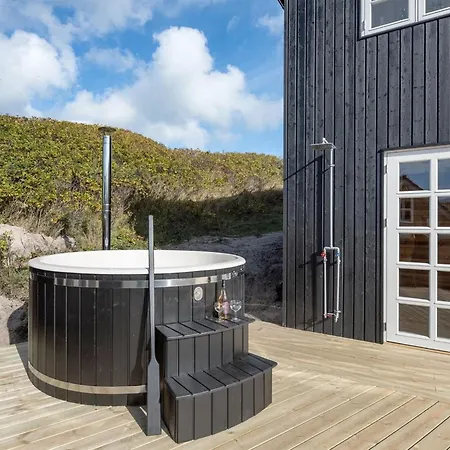 Ayu - 100m From The Sea By Interhome *