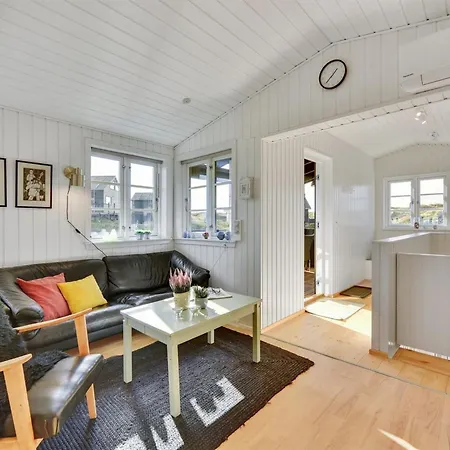 Ayu - 100m From The Sea By Interhome Feriehus