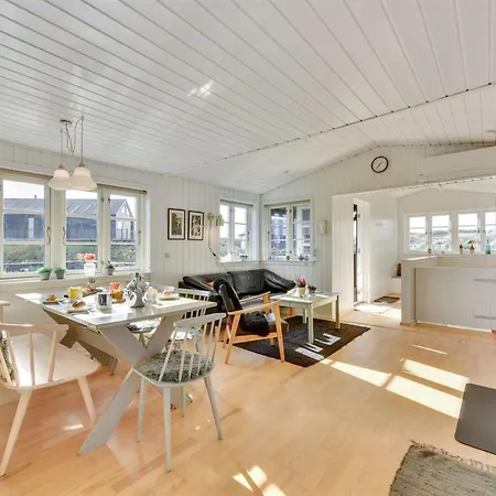 Ayu - 100m From The Sea By Interhome