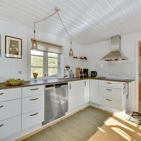 Ayu - 100m From The Sea By Interhome
