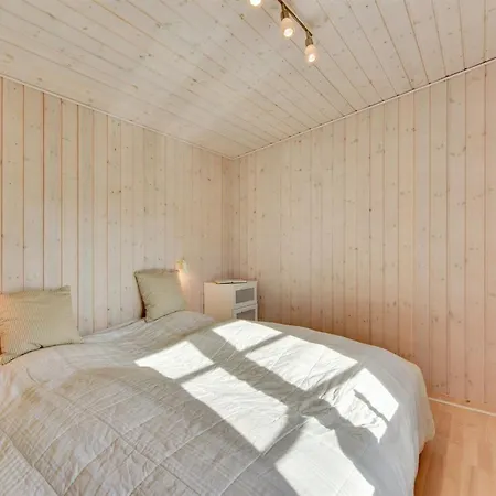 Ayu - 100m From The Sea By Interhome *