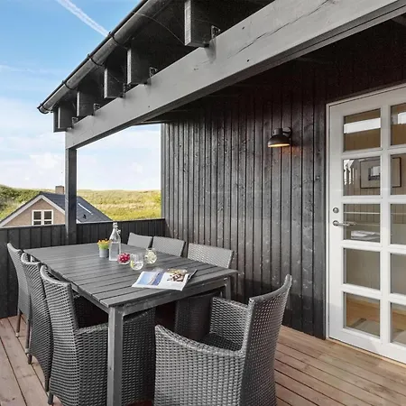Ayu - 100m From The Sea By Interhome *