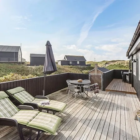 Ayu - 100m From The Sea By Interhome